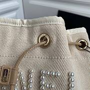 Chanel deauville White leather bucket bag - 4