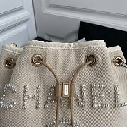 Chanel deauville White leather bucket bag - 6