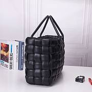 BOTTEGA VENETA Maxi Intreccio Medium Tote Black Bag - 5