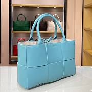 Bottega Veneta Intrecciato lamp skin tote blue bag | 609175 - 6