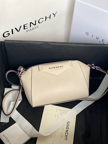 Givenchy Mini Antigona Leather Bag White | BB05114