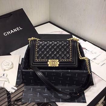 Chanel Boy Bag Smooth Leather Black 25 | 67086