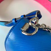 LV Twist lock and three-color leather strap MM blue | M57666 - 2