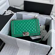 Chanel quilted lambskin medium boy bag metal hardware green | A67086 - 1