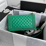 Chanel quilted lambskin medium boy bag metal hardware green | A67086 - 6