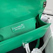 Chanel quilted lambskin medium boy bag metal hardware green | A67086 - 4