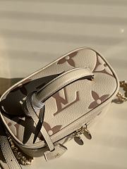 Vanity PM Monogram Empreinte Leather Creme | M45598 - 4