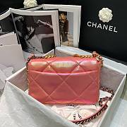 Chanel 19 Iridescent Calfskin Small Flap Bag Pink 2021 | AS1161 - 4