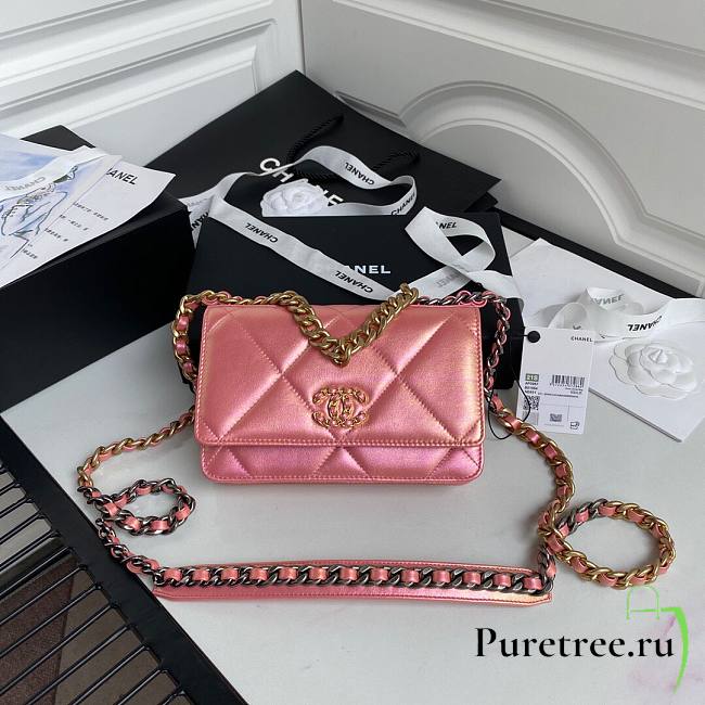 Chanel 19 Iridescent Wallet on Chain WOC Pink 2021 | AP0957 - 1