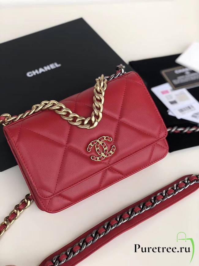 Chanel Quilted 19 Wallet on Chain WOC Red 2019 | AP0957 - 1