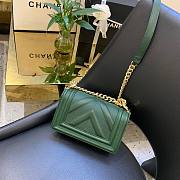 Chanel Calfskin Patchwork Chevron Boy Flap Bag Green 20cm | A67086  - 5