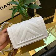 Chanel Calfskin Patchwork Chevron Boy Flap Bag White 20cm | A67086 - 5
