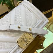 Chanel Calfskin Patchwork Chevron Boy Flap Bag White 25cm | A67086 - 3
