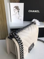 Chanel Iridescent Chevron Grained Leather Boy Flap White Bag / Black Hardware 20cm - 6