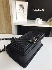 Chanel Iridescent Chevron Grained Leather Boy Flap Black Bag / Black Hardware 20cm - 4