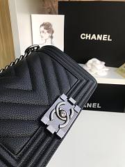 Chanel Iridescent Chevron Grained Leather Boy Flap Black Bag / Black Hardware 20cm - 5
