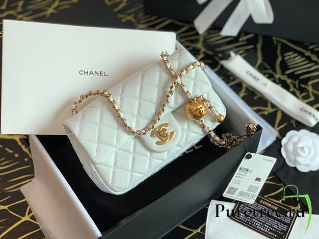 Chanel Lambskin & Gold-Tone Small Metal Flap Bag White | AS1787 - 1