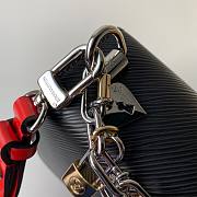 LV Love Lock Charms Twist MM in Epi Leather in Black | M52894 - 2