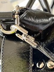 Givency Medium Antigona Soft Bag In Shiny Leather | BB50F2B11E - 6