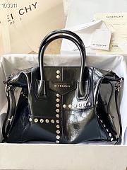 Givency Medium Antigona Soft Bag In Shiny Leather | BB50F2B11E - 5