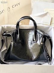 Givency Medium Antigona Soft Bag In Shiny Leather | BB50F2B11E - 4