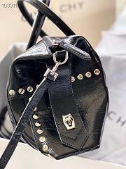 Givency Medium Antigona Soft Bag In Shiny Leather | BB50F2B11E - 3