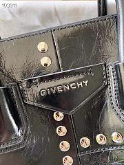 Givency Medium Antigona Soft Bag In Shiny Leather | BB50F2B11E - 2