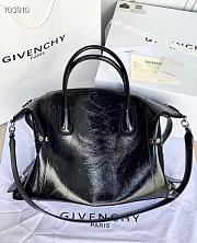 Givency Small Antigona Soft Bag In Shiny Leather | BB50F2B11E - 4