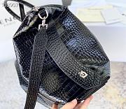 Givency Small Antigona Soft Bag In Crocodile effect Leather | BB50F2B11E - 5