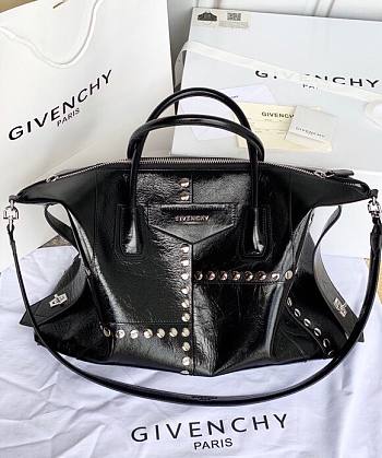 Givency Small Antigona Soft Bag In Shiny Leather | BB50F2B11E