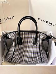 Givency Medium Antigona Soft Bag In Black Leather | BB50F2B11E - 4