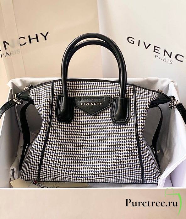 Givency Medium Antigona Soft Bag In Black Leather | BB50F2B11E - 1