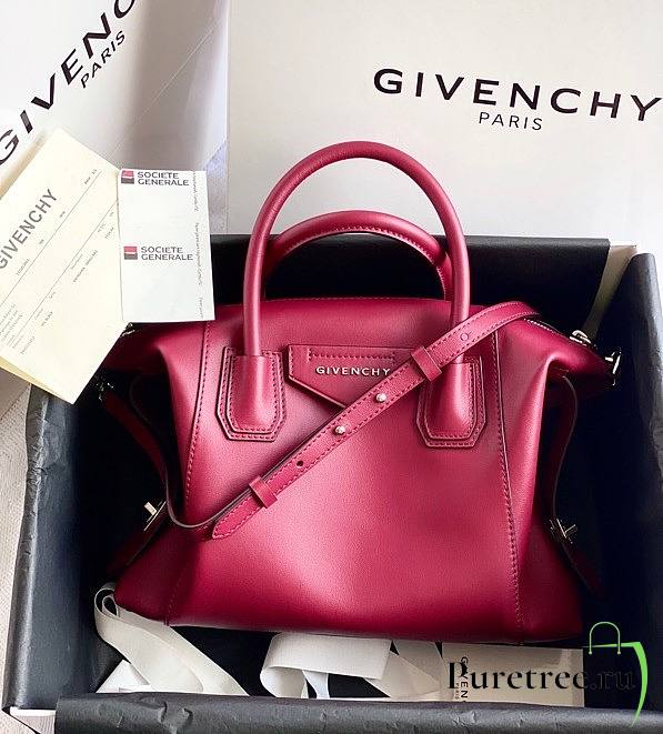 Givency Small Antigona Soft Bag In Red Leather | BB50F2B11E - 1