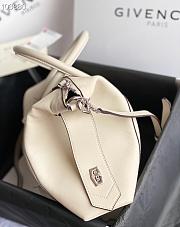 Givency Small Antigona Soft Bag In Creme Leather | BB50F2B11E - 2