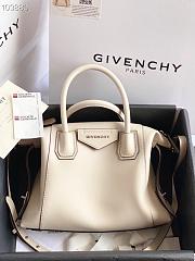 Givency Small Antigona Soft Bag In Creme Leather | BB50F2B11E - 3