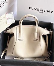 Givency Small Antigona Soft Bag In Creme Leather | BB50F2B11E - 4