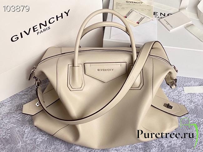 Givency Medium Antigona Soft Bag In Creme Leather | BB50F2B11E - 1