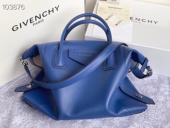 Givency Medium Antigona Soft Bag In Deep Blue Leather | BB50F2B11E