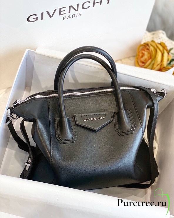Givency Small Antigona Soft Bag In Black Leather | BB50F2B11E - 1