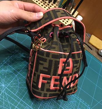 Fendi Mon Tresor mini tote embroided bucket bag pink | 8BS010