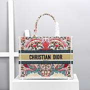 DIOR Book Tote Embroidery Flower 36 cm - 1