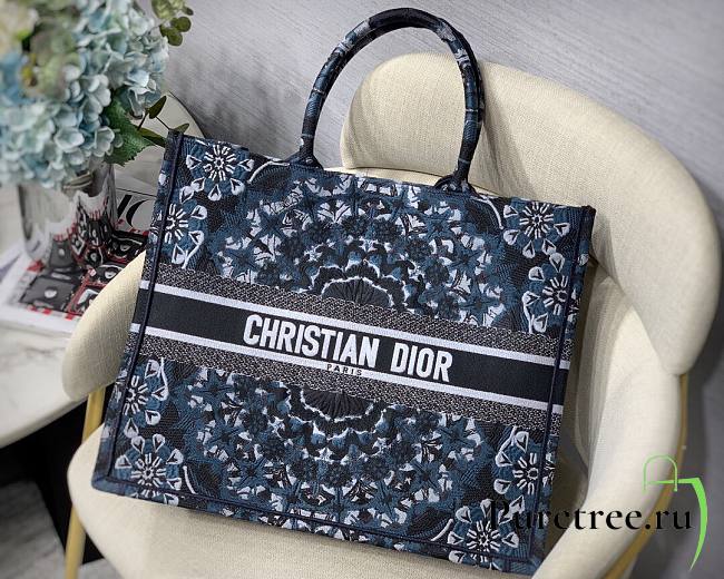Dior book tote blue storm embroided 41cm - 1