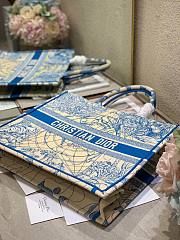 DIOR Book Tote Blue Dior Around the World Embroidery 41 cm - 6