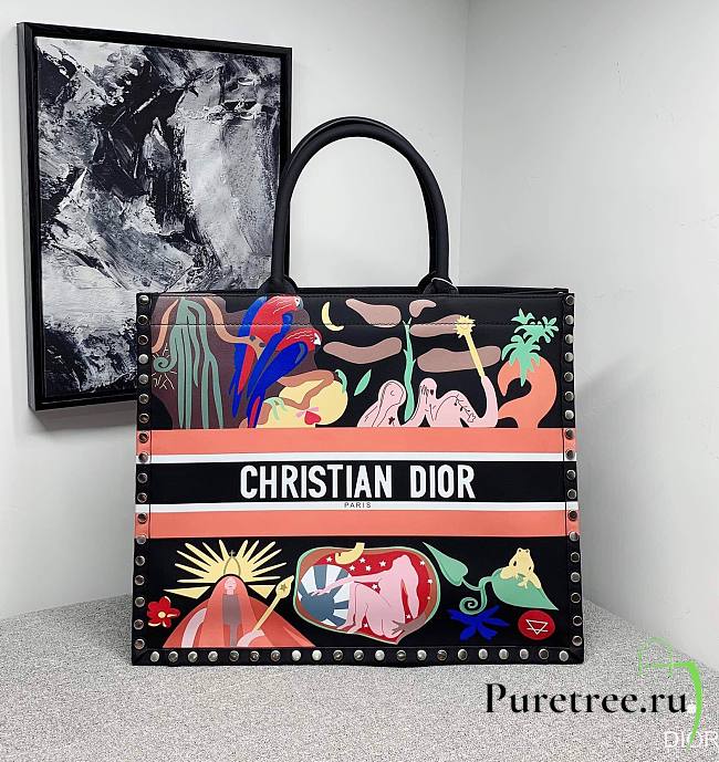 dior book tote designs