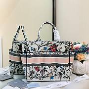 DIOR | Book Tote Flower Design Embroidery - 41cm - 6