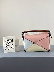 Loewe Mini Puzzle bag in classic calfskin pink/ creme - 2