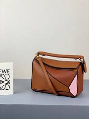 Loewe Mini Puzzle bag in classic calfskin brown/ pink - 3