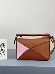 Loewe Mini Puzzle bag in classic calfskin brown/ pink - 2