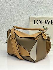 Loewe Medium Puzzle bag in classic calfskin brown/ gray - 3