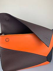 Loewe Puzzle messenger bag in classic calfskin orange - 2